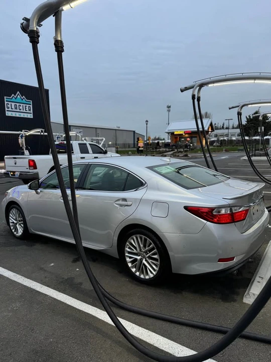 2015 Lexus ES 6th Gen - Image 6 of 14