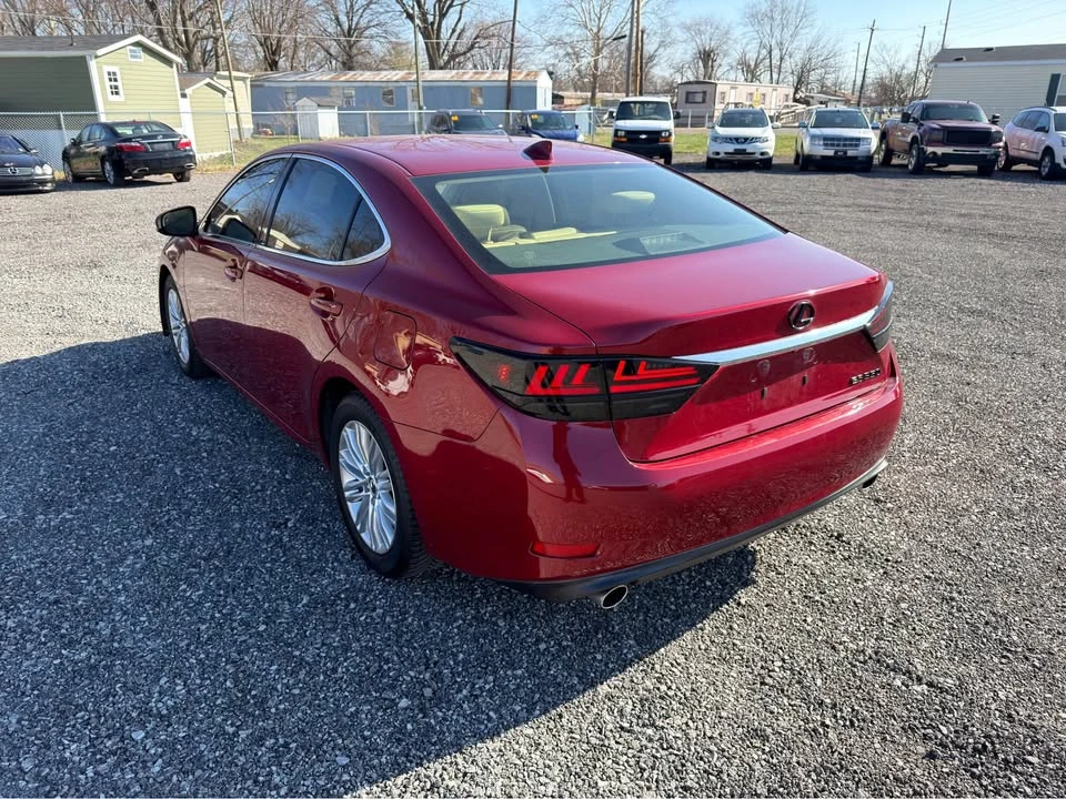 2015 Lexus ES 6th Gen - Image 5 of 20