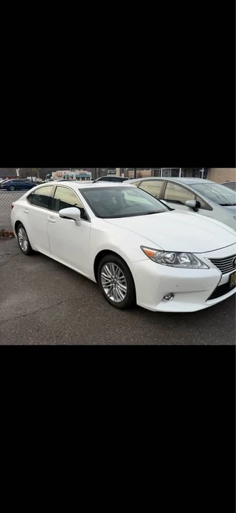 2015 Lexus ES 6th Gen - Image 4 of 5