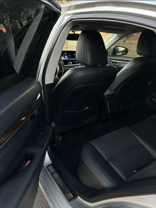 2015 Lexus ES 6th Gen - Image 7 of 9