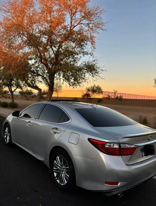 2015 Lexus ES 6th Gen - Image 3 of 9