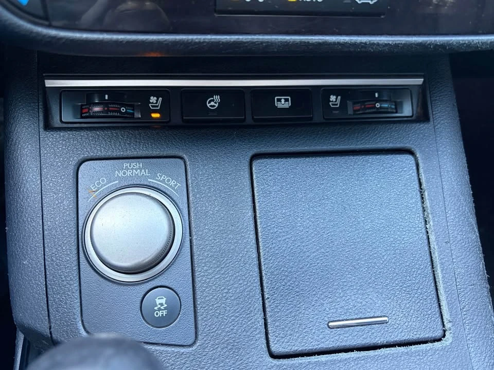 2015 Lexus ES 6th Gen - Image 11 of 12