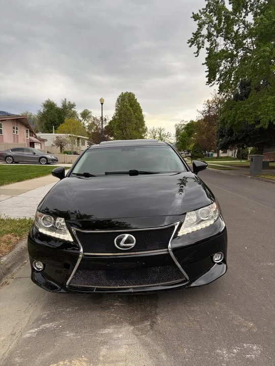 2015 Lexus ES 6th Gen - Image 2 of 12