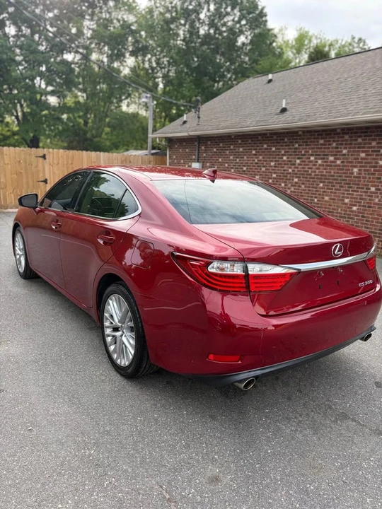 2015 Lexus ES 6th Gen - Image 3 of 3