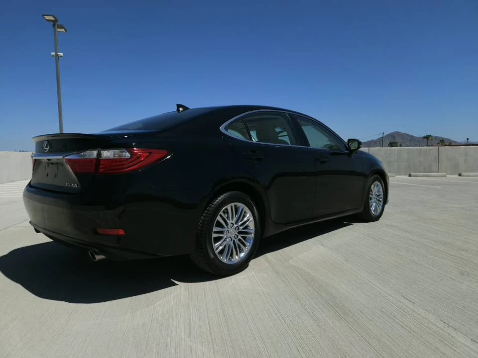 2015 Lexus ES 6th Gen - Image 8 of 19