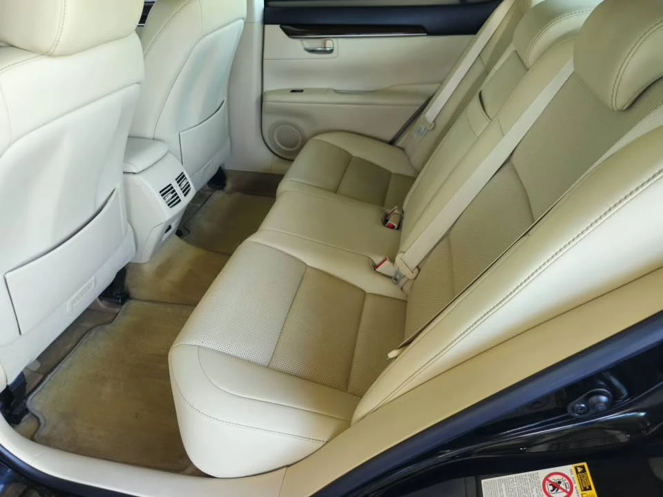 2015 Lexus ES 6th Gen - Image 15 of 19