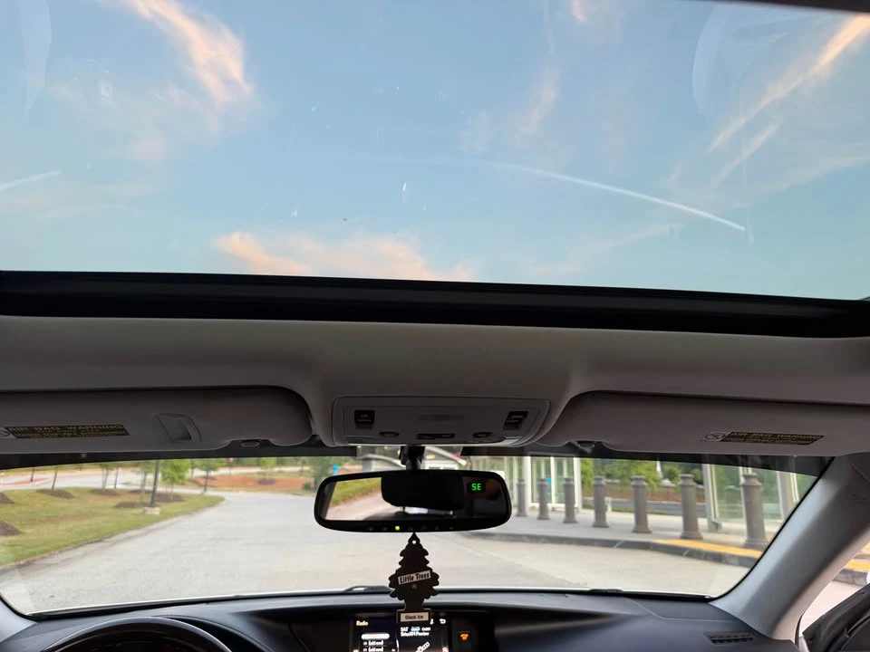 2015 Lexus ES 6th Gen - Image 12 of 16