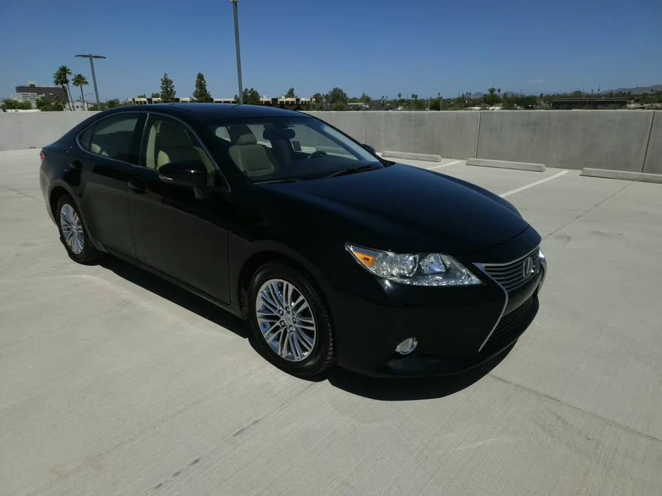 2015 Lexus ES 6th Gen - Image 6 of 19