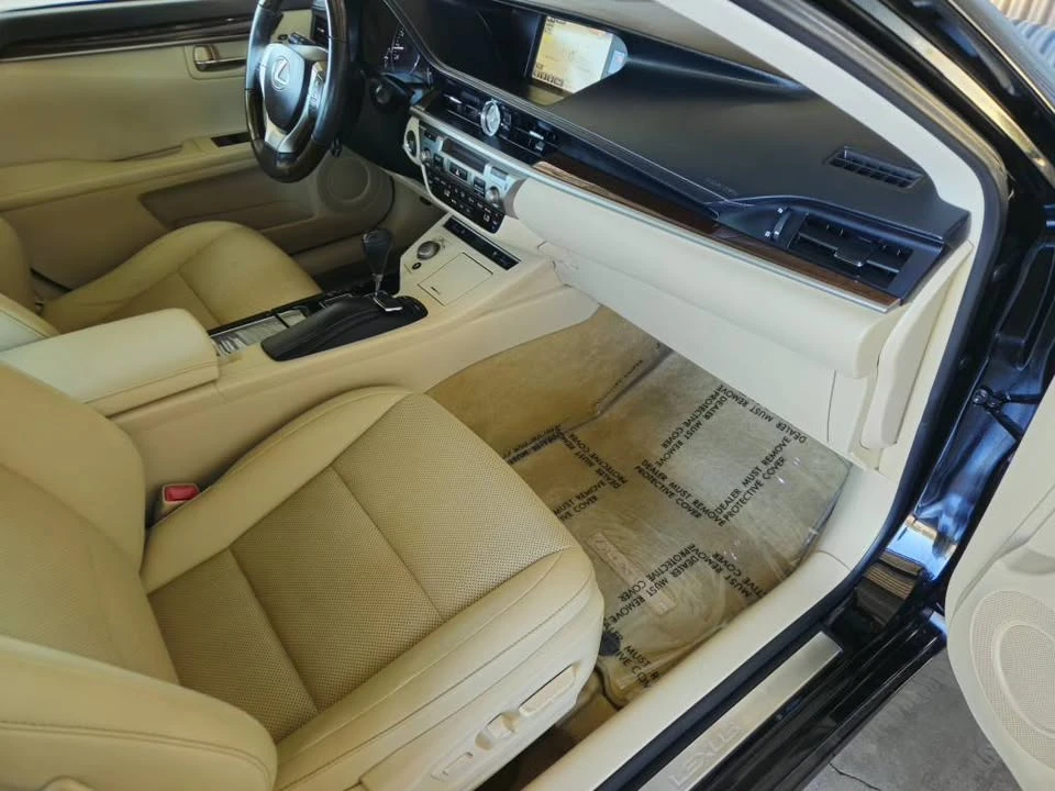 2015 Lexus ES 6th Gen - Image 11 of 19
