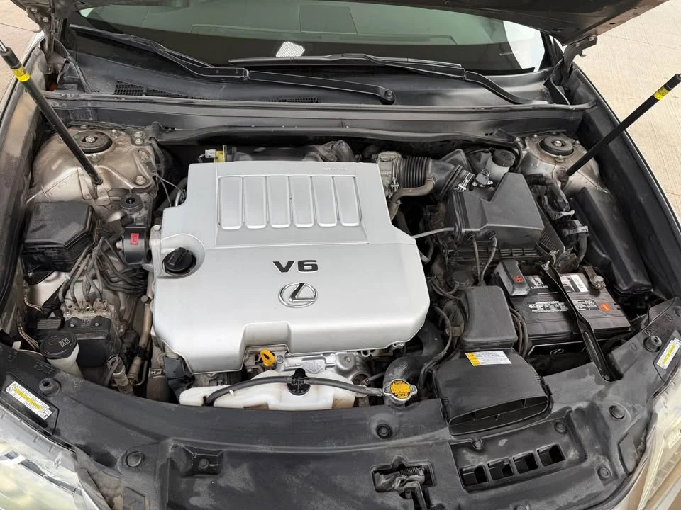 2015 Lexus ES 6th Gen - Image 16 of 19