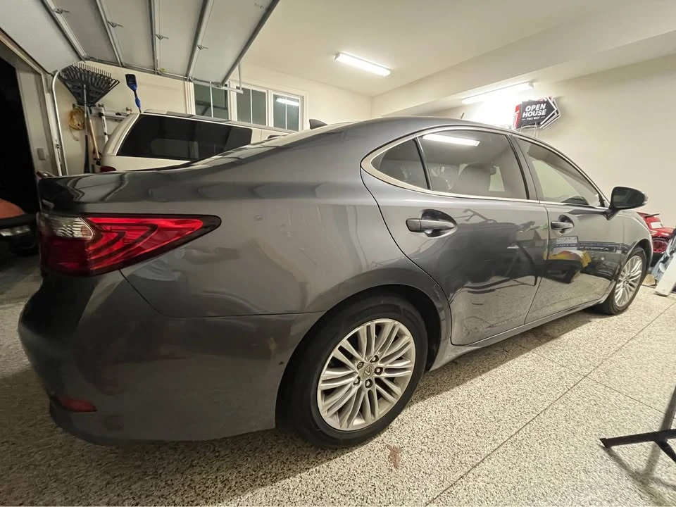 2015 Lexus ES 6th Gen - Image 3 of 4