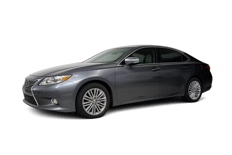 2015 Lexus ES 6th Gen - Image 2 of 4