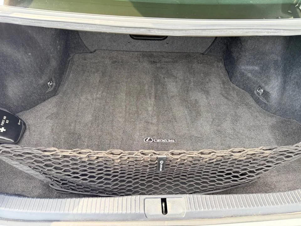2015 Lexus ES 6th Gen - Image 11 of 19