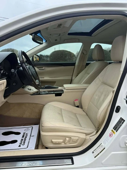 2015 Lexus ES 6th Gen - Image 7 of 11