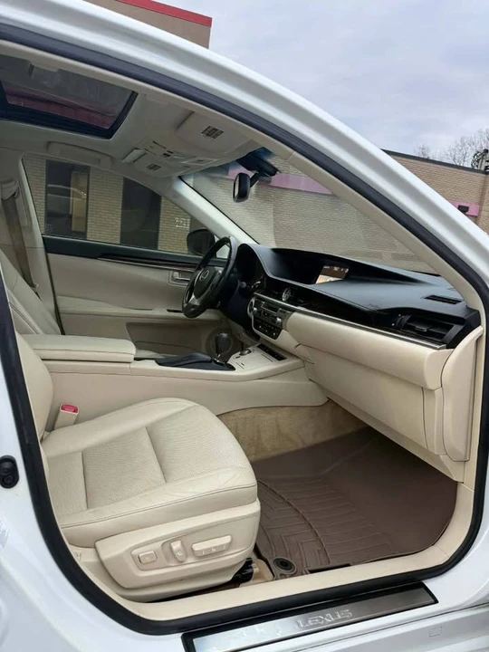 2015 Lexus ES 6th Gen - Image 11 of 11