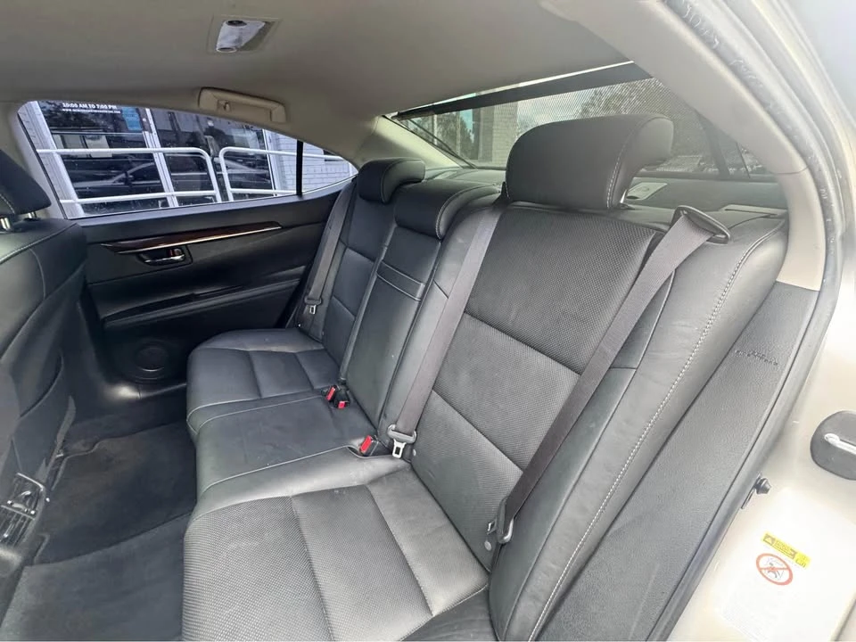 2015 Lexus ES 6th Gen - Image 13 of 19