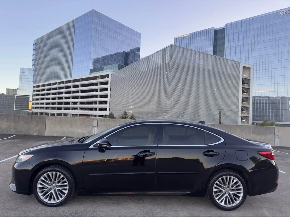 2015 Lexus ES 6th Gen - Image 4 of 18