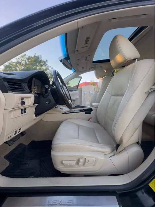 2015 Lexus ES 6th Gen - Image 8 of 18