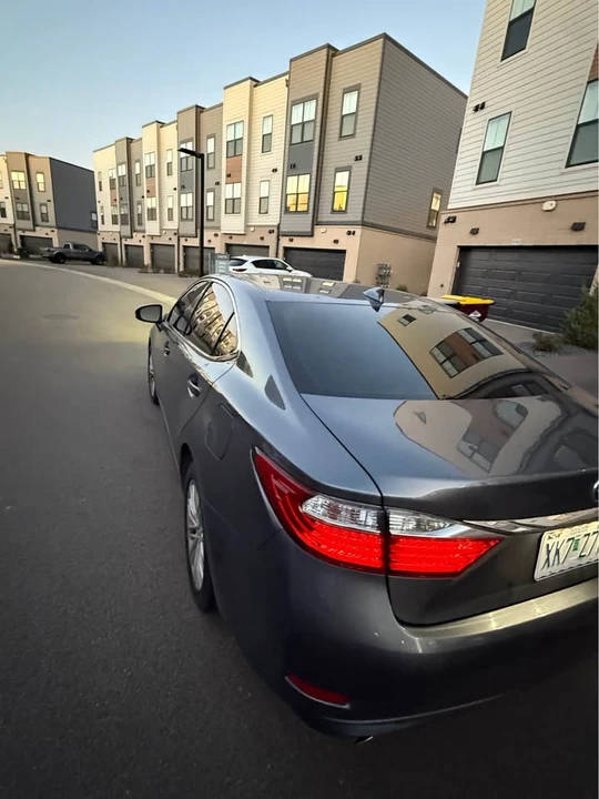 2015 Lexus ES 6th Gen - Image 2 of 20