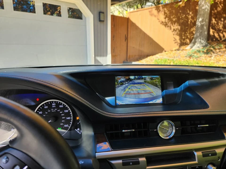 2015 Lexus ES 6th Gen - Image 4 of 7