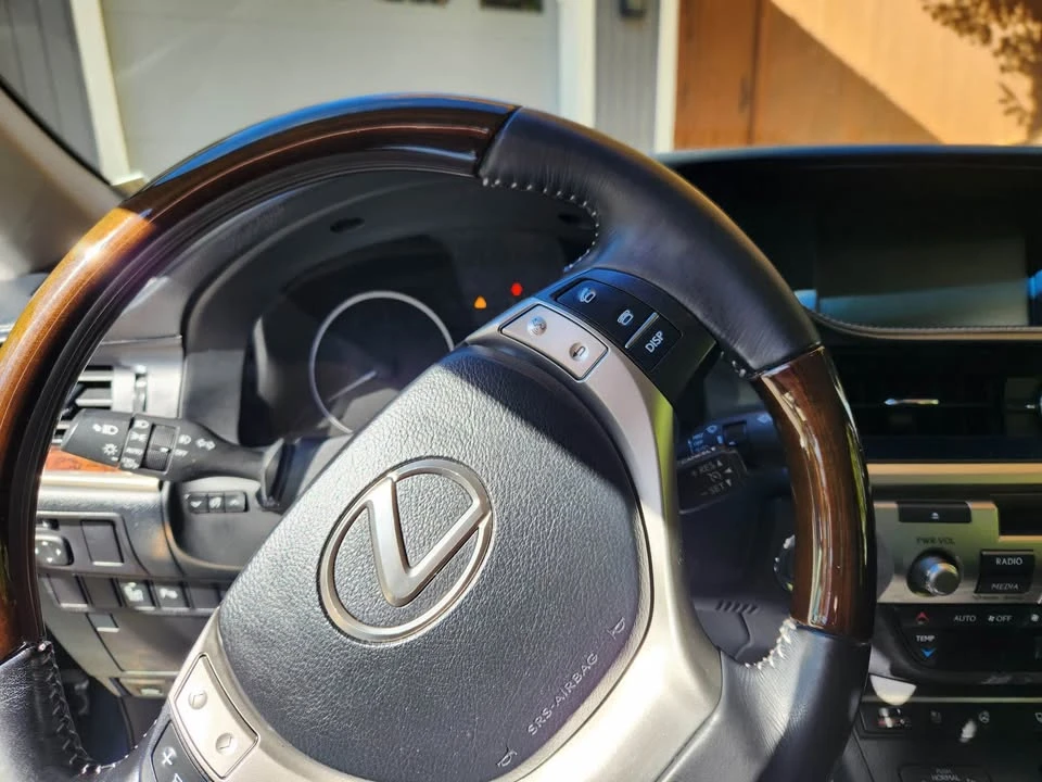 2015 Lexus ES 6th Gen - Image 3 of 7