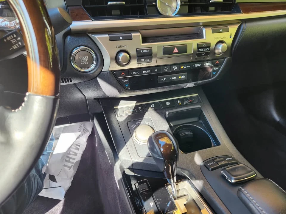 2015 Lexus ES 6th Gen - Image 6 of 7