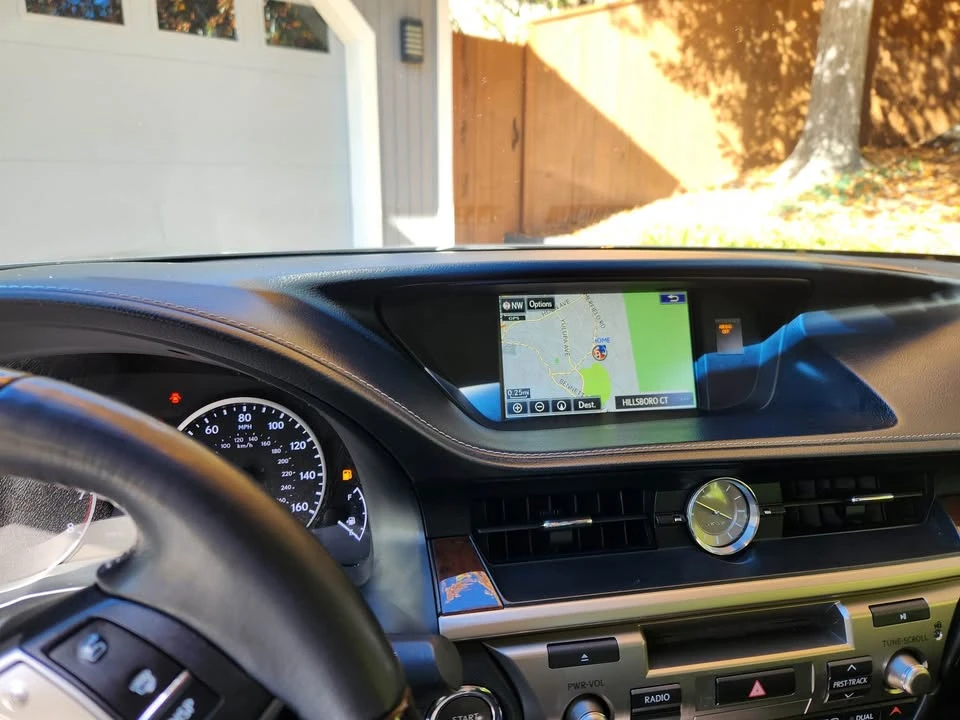 2015 Lexus ES 6th Gen - Image 5 of 7