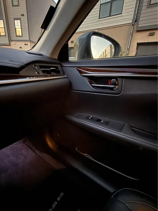 2015 Lexus ES 6th Gen - Image 15 of 20
