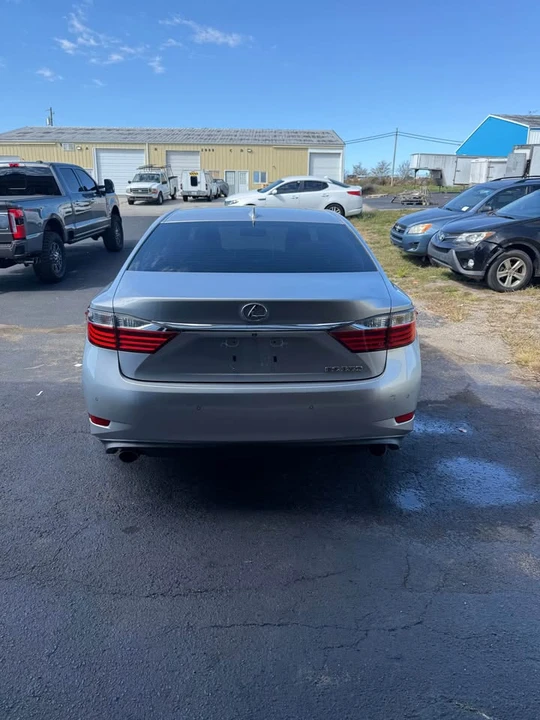 2015 Lexus ES 6th Gen - Image 3 of 12
