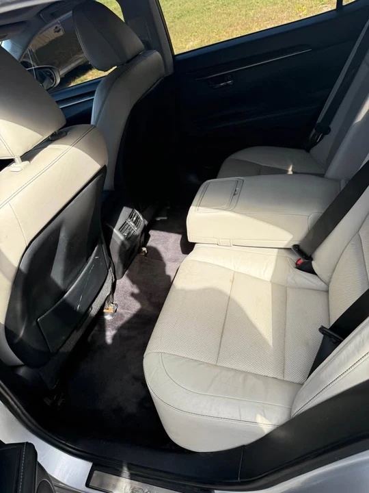 2015 Lexus ES 6th Gen - Image 9 of 12