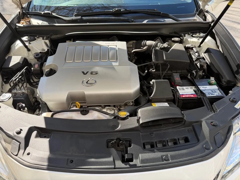 2015 Lexus ES 6th Gen - Image 3 of 12
