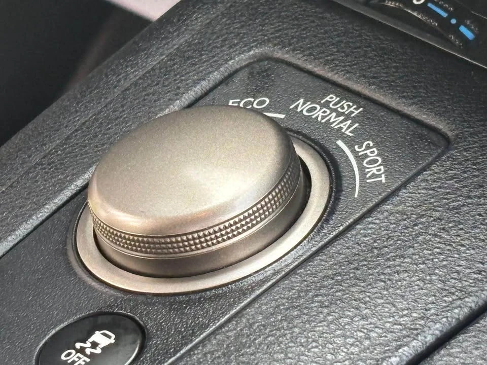 2015 Lexus ES 6th Gen - Image 11 of 16
