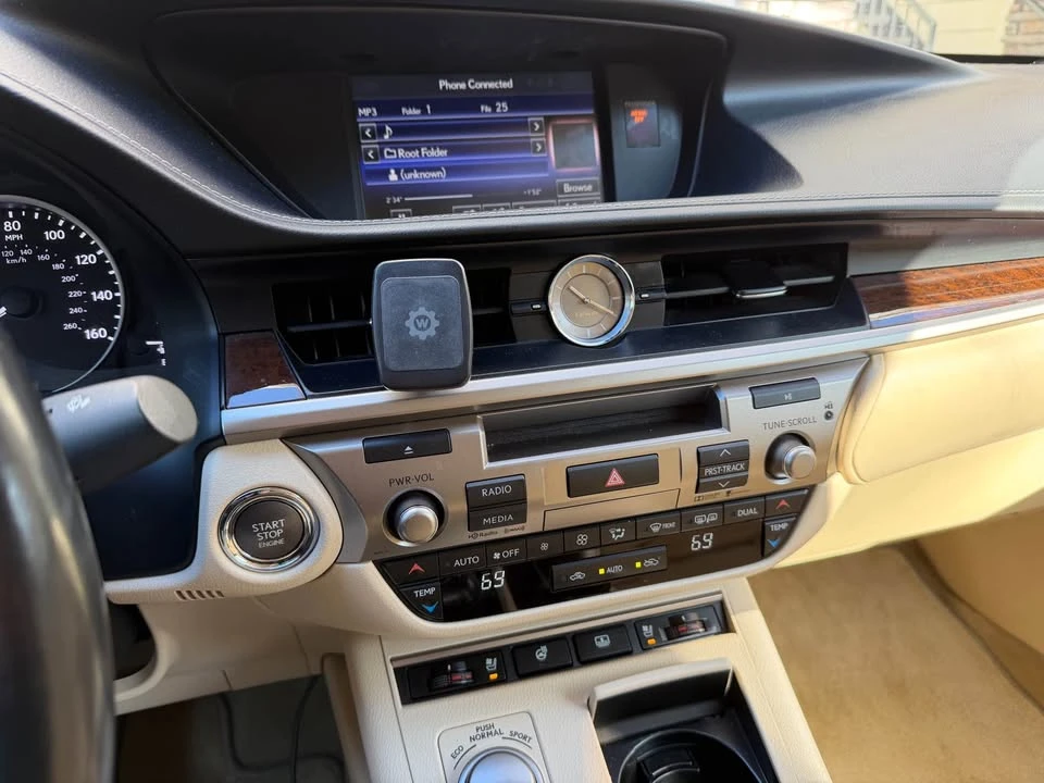 2015 Lexus ES 6th Gen - Image 4 of 12