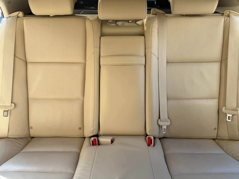 2015 Lexus ES 6th Gen - Image 8 of 12