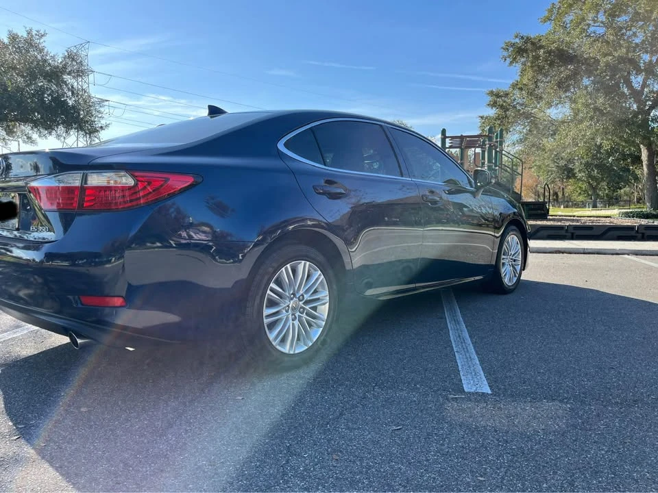 2015 Lexus ES 6th Gen - Image 4 of 16