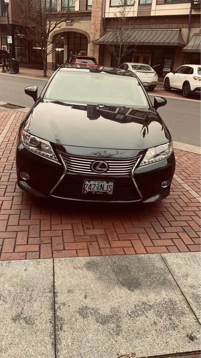 2015 Lexus ES 6th Gen - Image 4 of 9