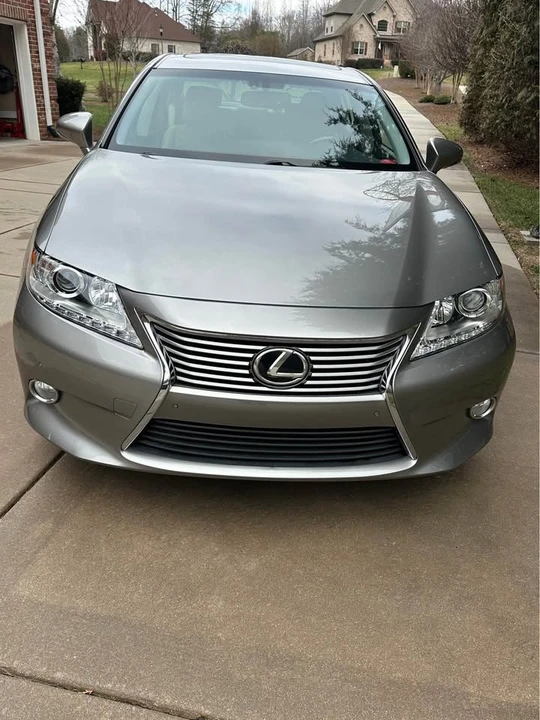 2015 Lexus ES 6th Gen - Image 3 of 18
