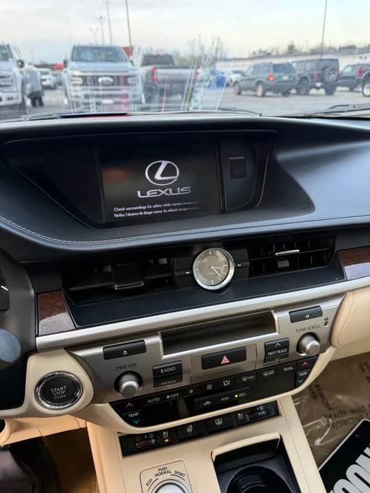 2015 Lexus ES 6th Gen - Image 5 of 10