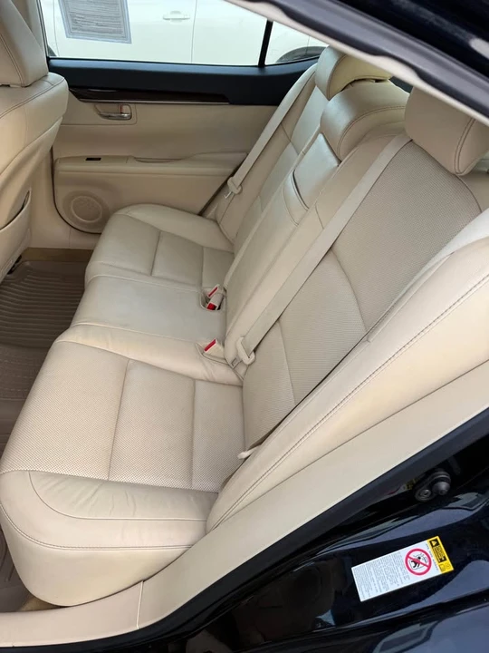 2015 Lexus ES 6th Gen - Image 4 of 10
