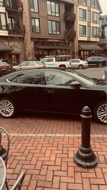 2015 Lexus ES 6th Gen - Image 2 of 9