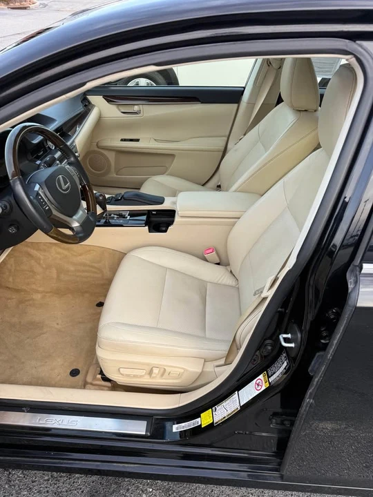 2015 Lexus ES 6th Gen - Image 3 of 10