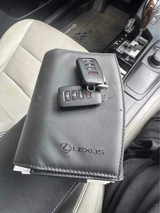 2015 Lexus ES 6th Gen - Image 17 of 18