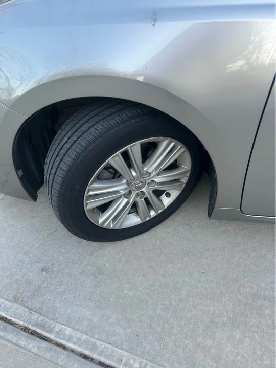 2015 Lexus ES 6th Gen - Image 2 of 12