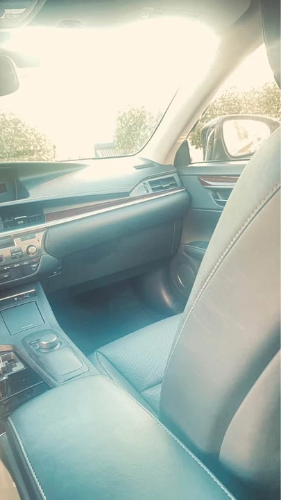 2015 Lexus ES 6th Gen - Image 8 of 9