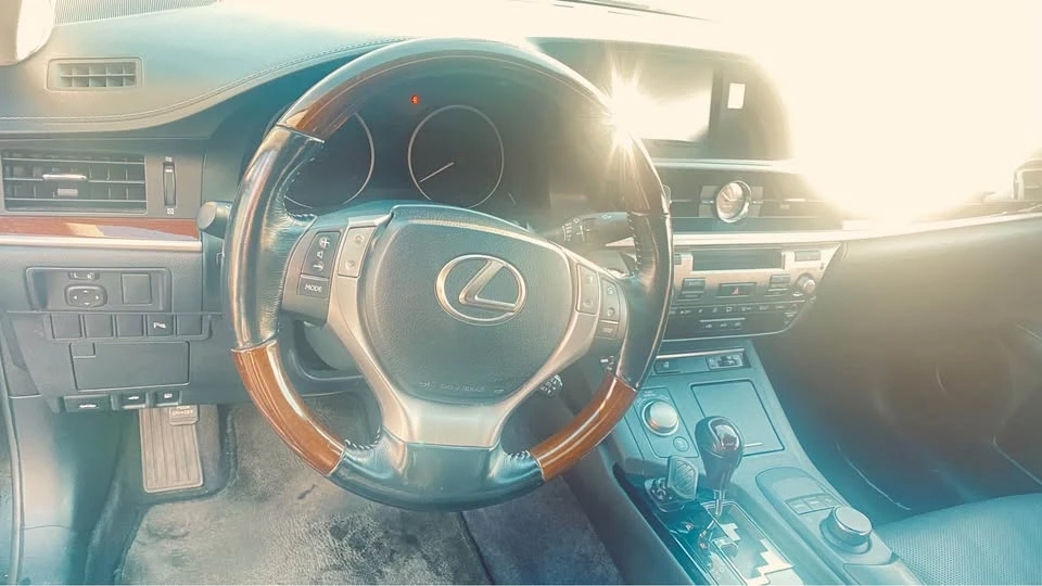 2015 Lexus ES 6th Gen - Image 7 of 9