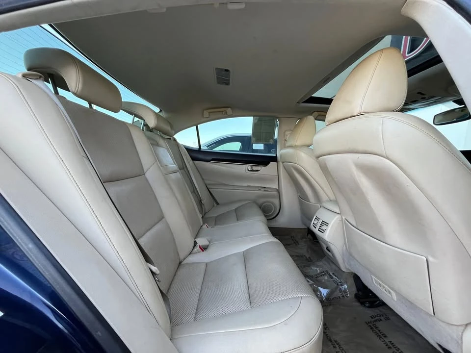 2015 Lexus ES 6th Gen - Image 9 of 18