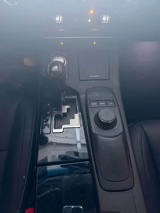 2015 Lexus ES 6th Gen - Image 3 of 6