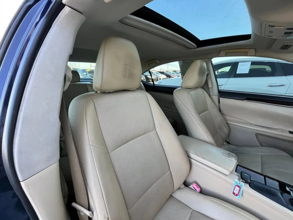 2015 Lexus ES 6th Gen - Image 12 of 18