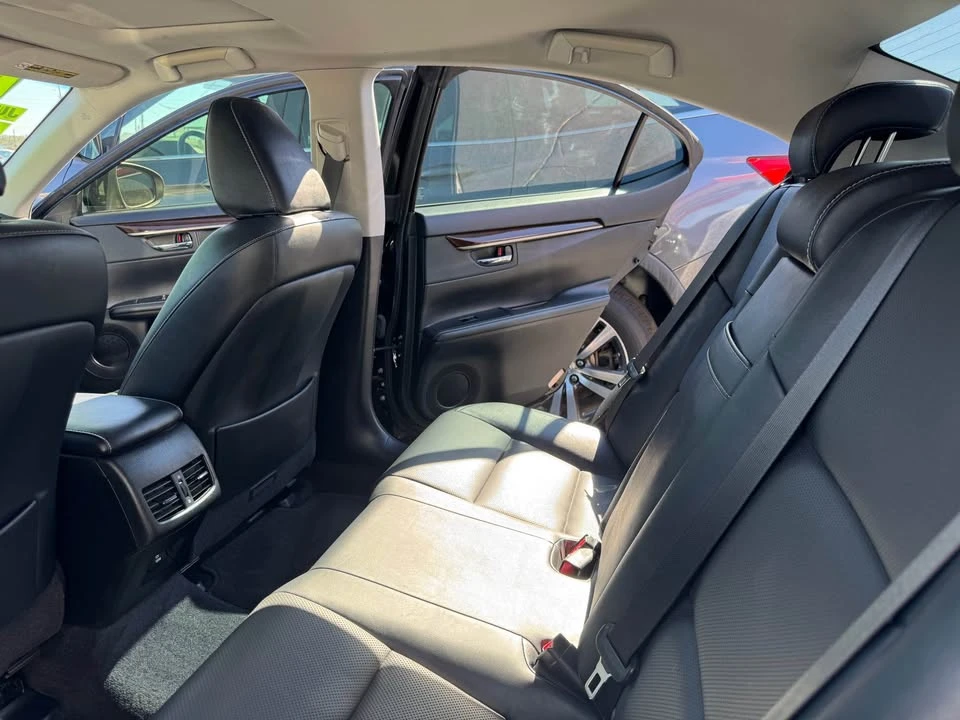 2015 Lexus ES 6th Gen - Image 6 of 10