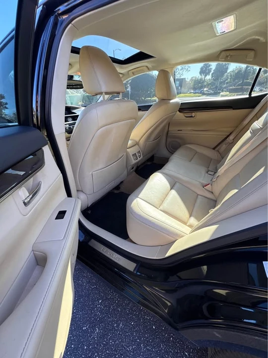 2015 Lexus ES 6th Gen - Image 7 of 15